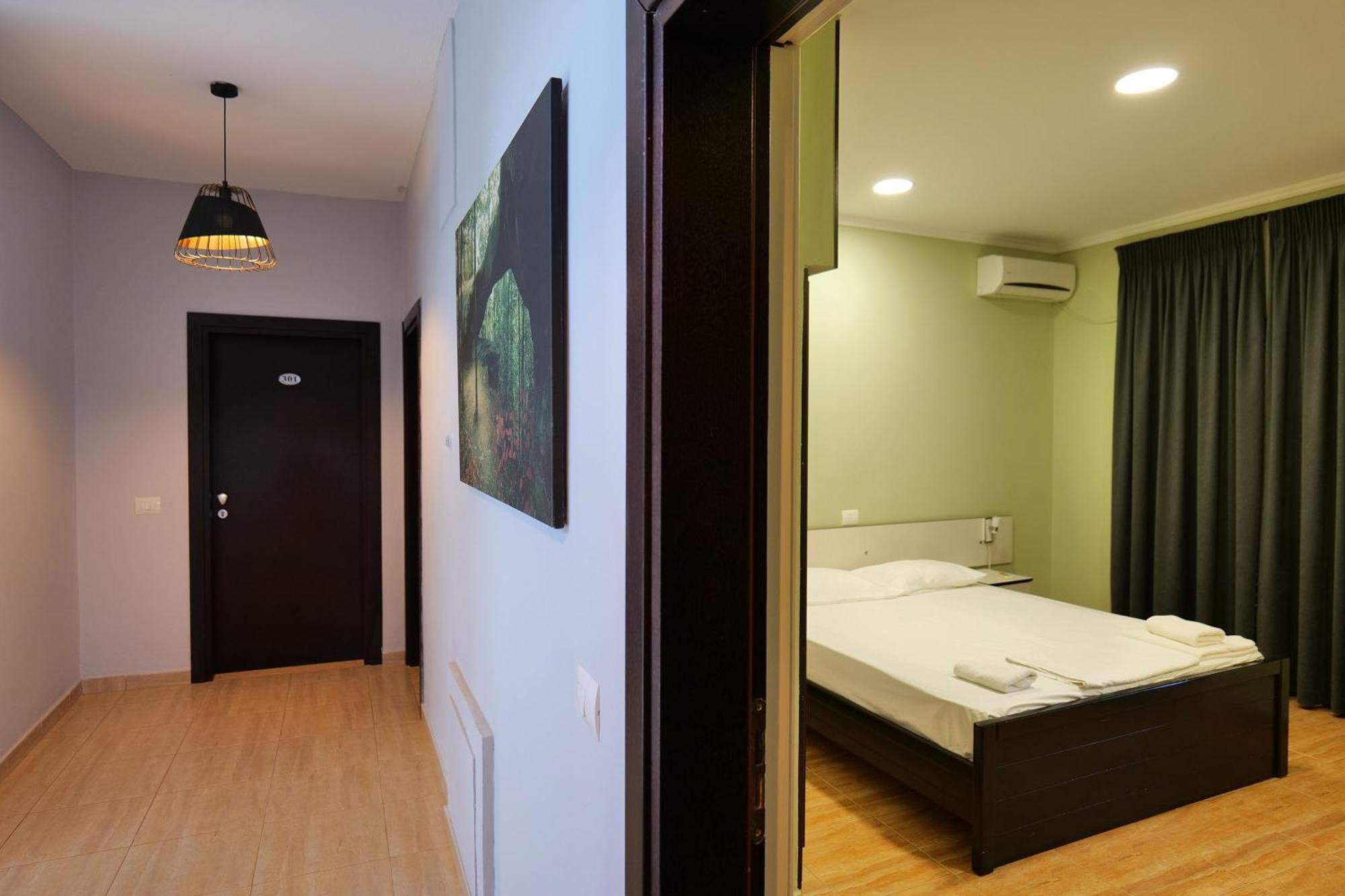 Hotel Jali Himare Exterior photo