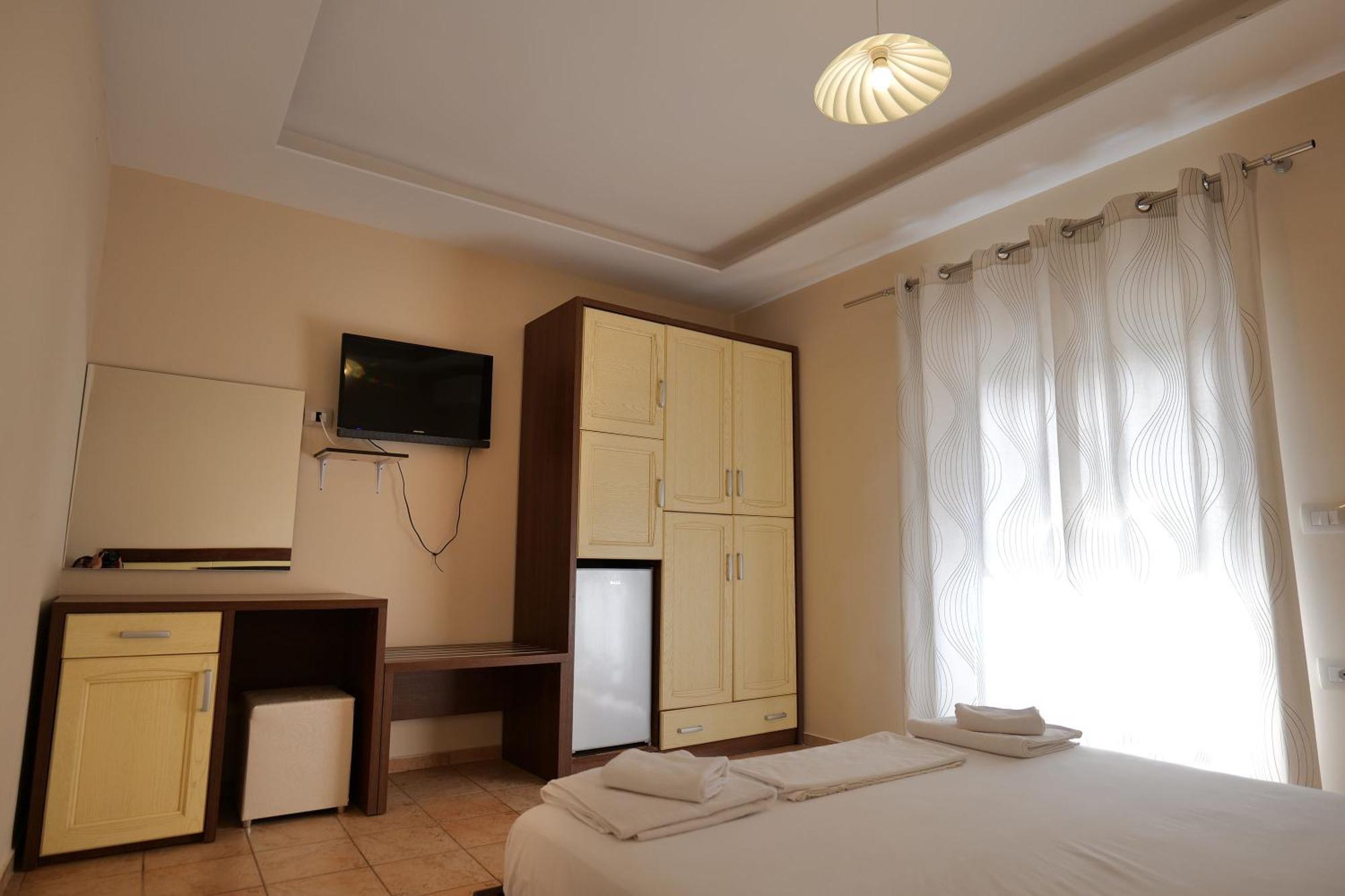 Hotel Jali Himare Exterior photo