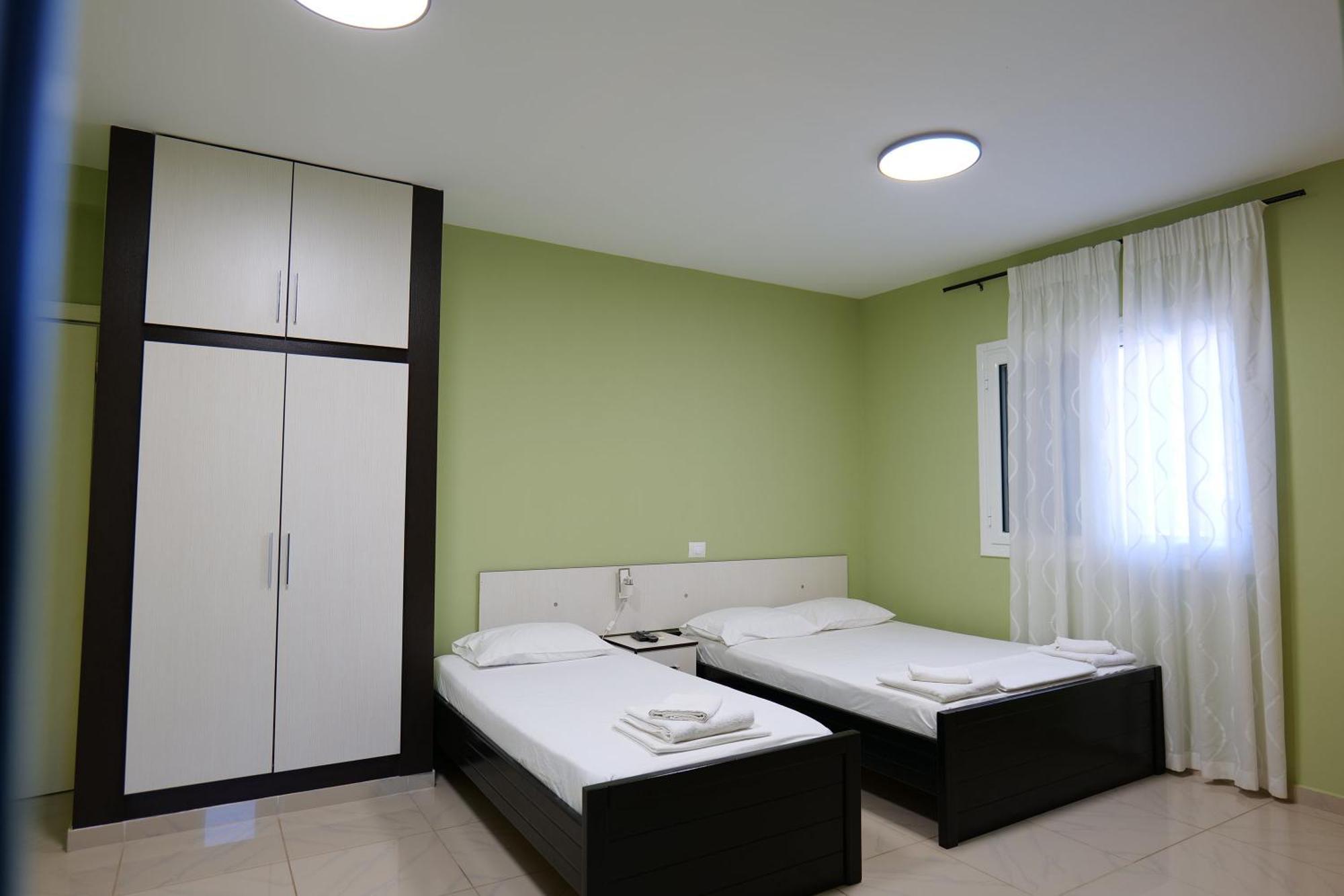 Hotel Jali Himare Exterior photo