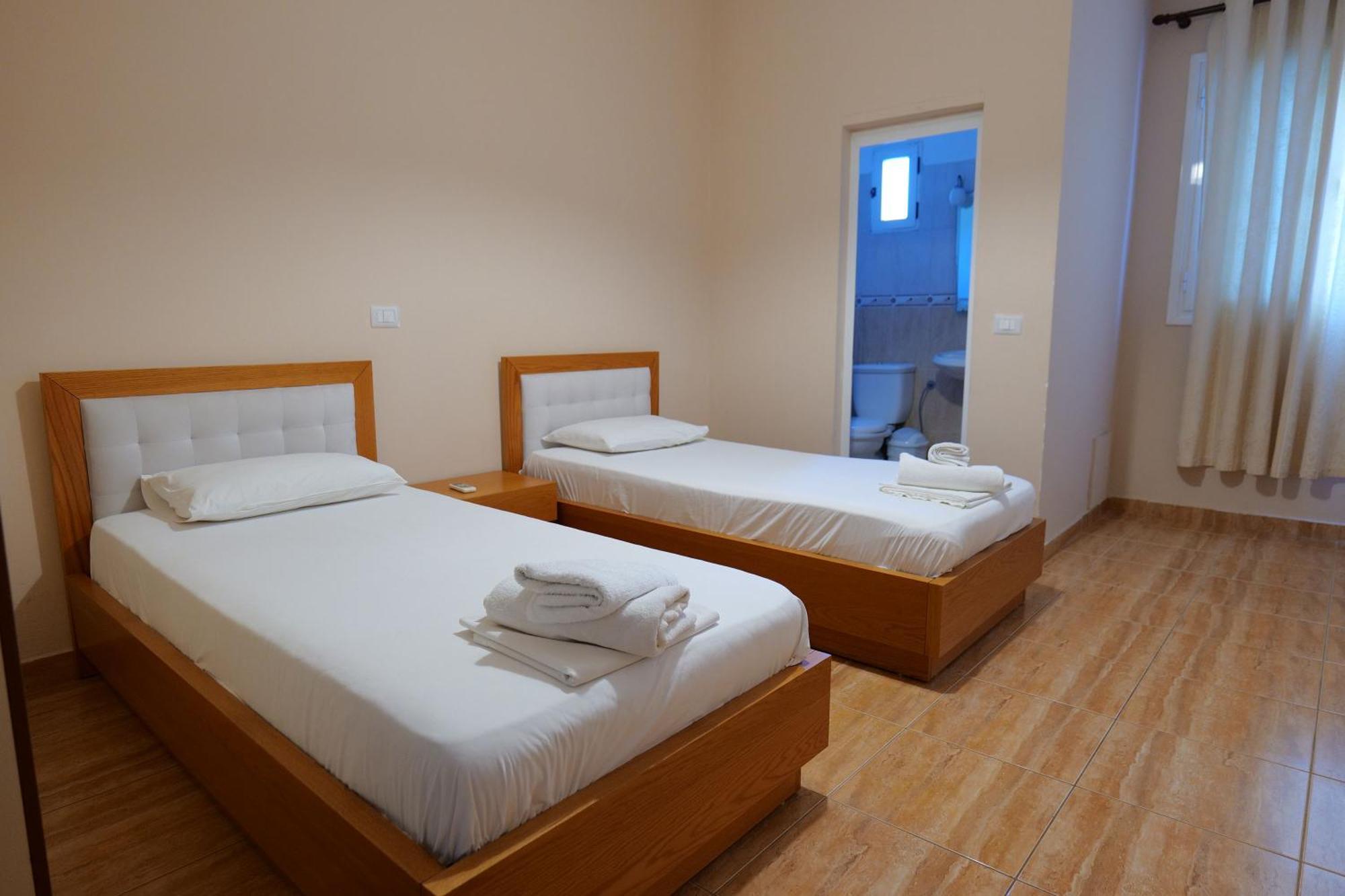 Hotel Jali Himare Exterior photo