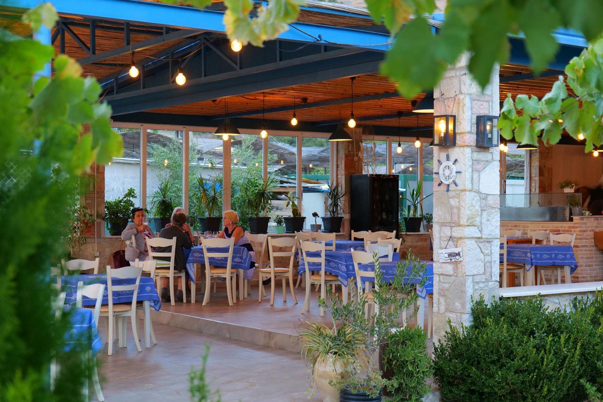 Hotel Jali Himare Exterior photo